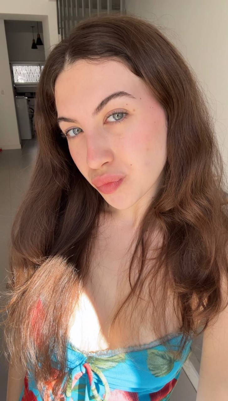 Nude girl Amber in Leon