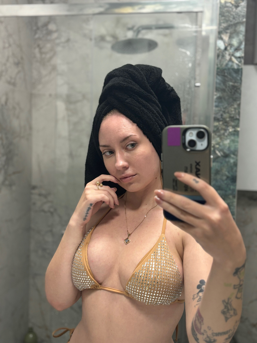 Nude girl KateV in Leon