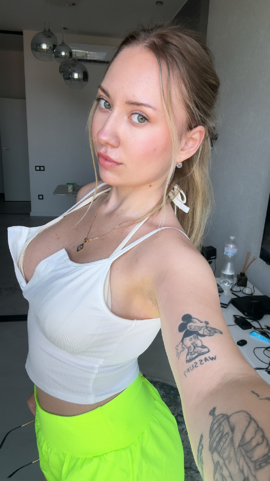 KateV in her underwear in Leon