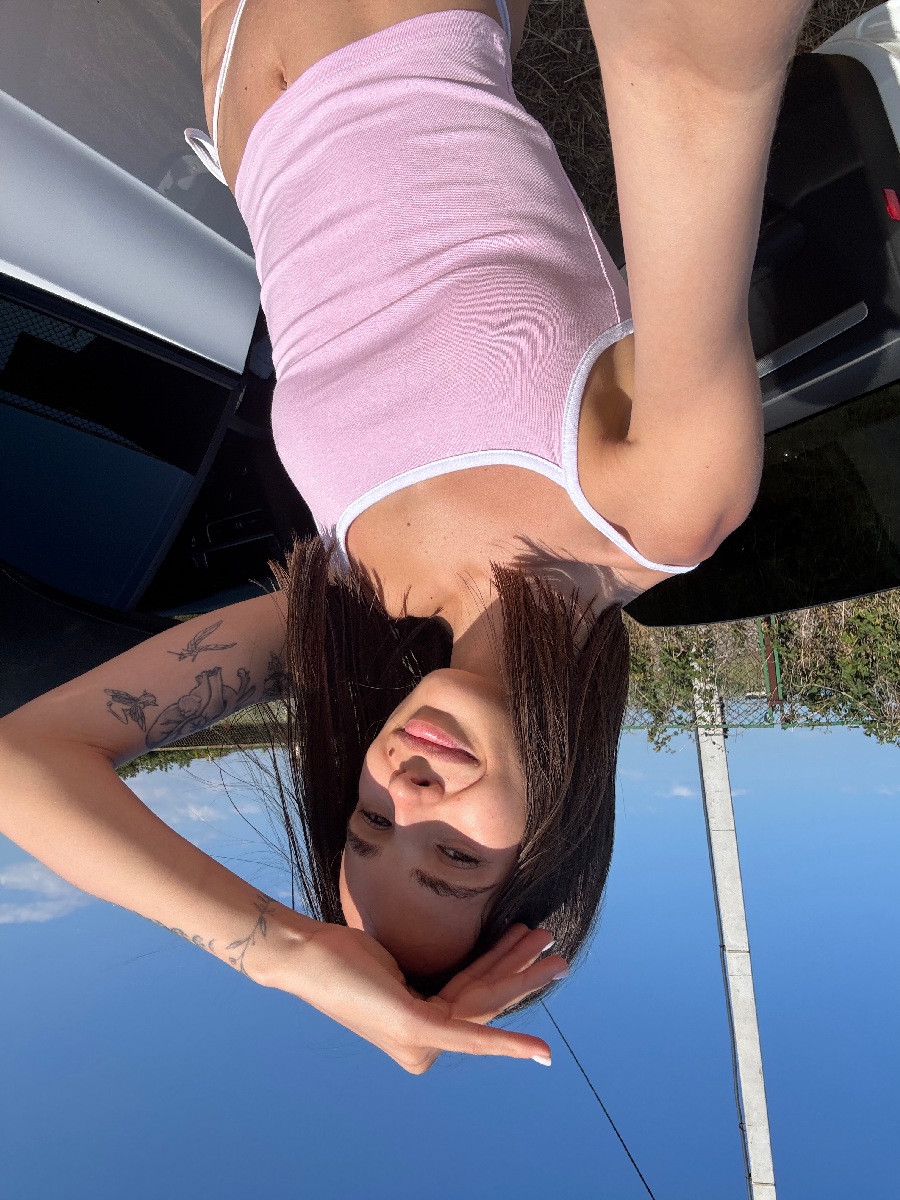 Sexy model Tina in Leon